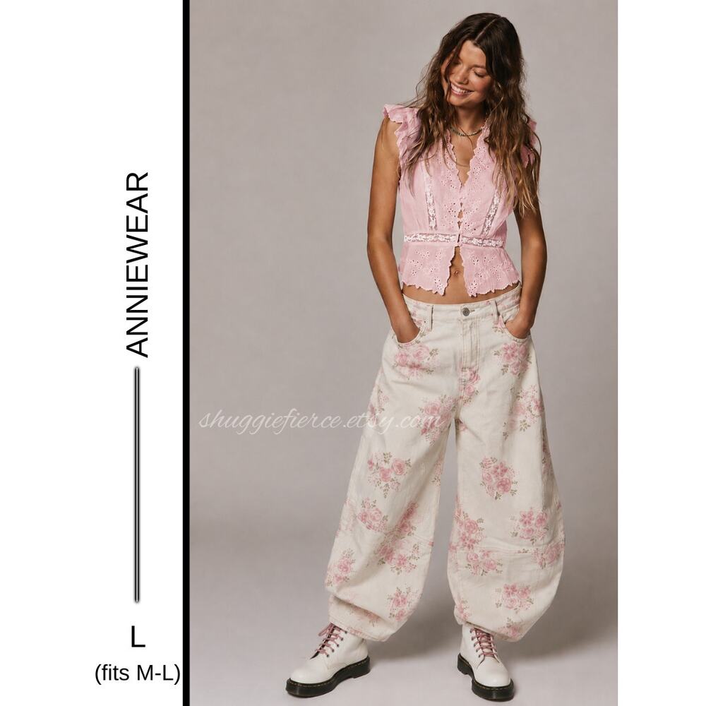 MSRP: $125 | ✨ AnnieWear Floral Barrel Leg Denim Jeans Size: Large (fits M-L)✨